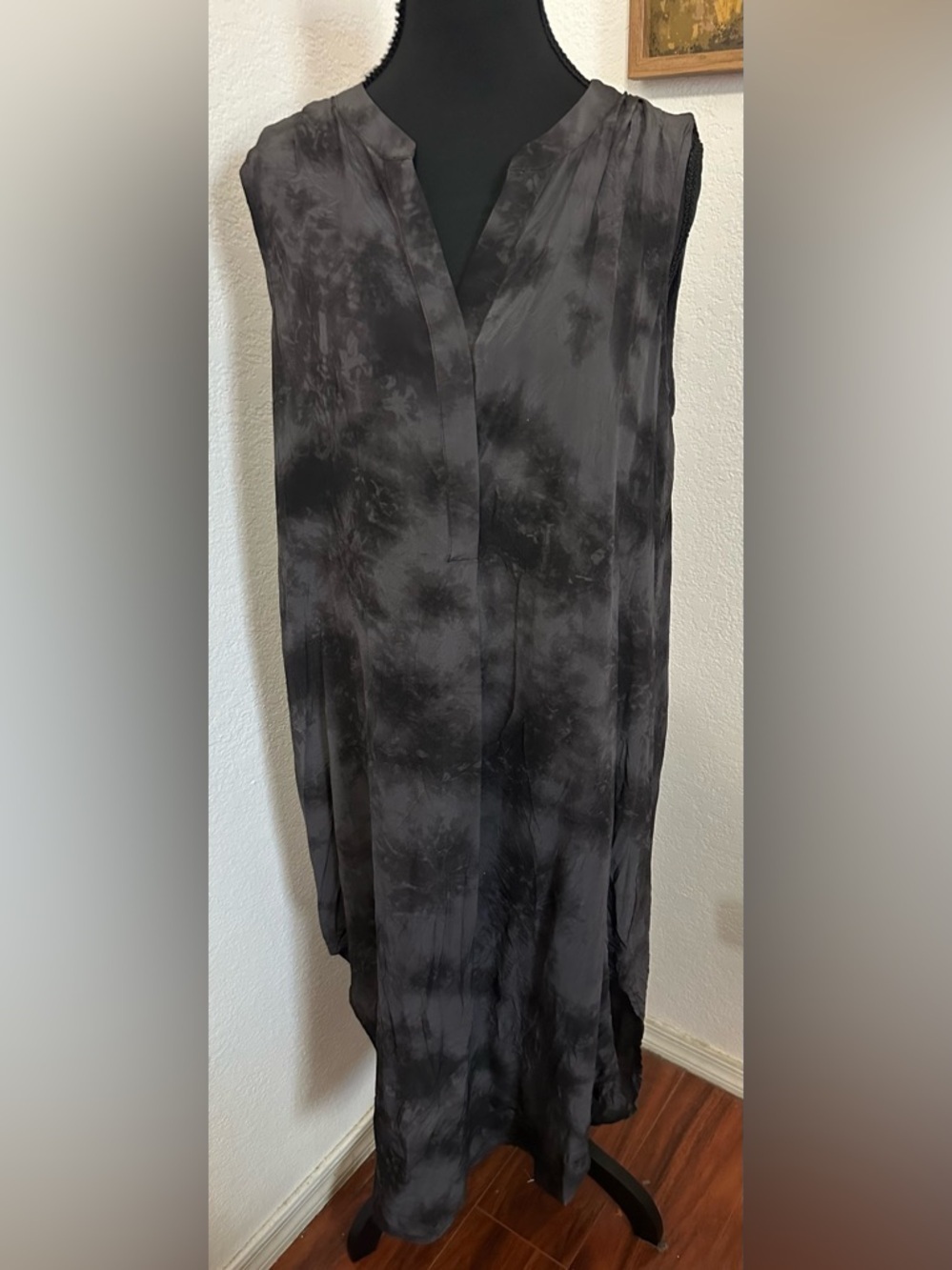 Moon & Meadow Sleeveless Charcoal Tie-Dye V-Neck Dress - Size L